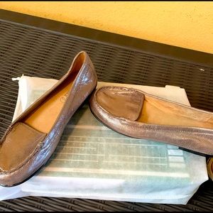 Women metallic loafer.